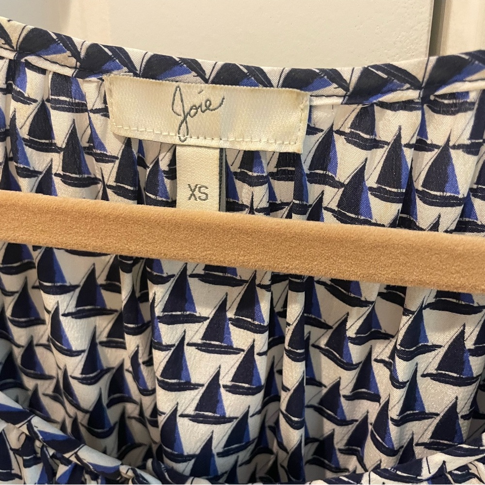 Like new Joie silk sailboat blouse. size XS - Picture 4 of 9